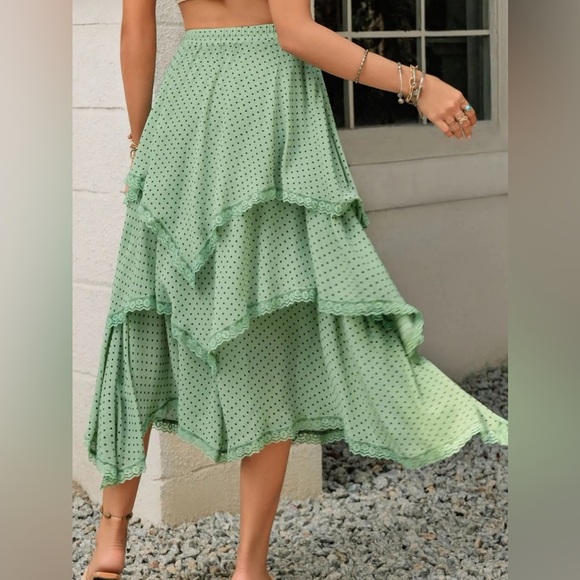 Minimalist Lace Detail Layered Printed Skirt - Picture 2 of 7